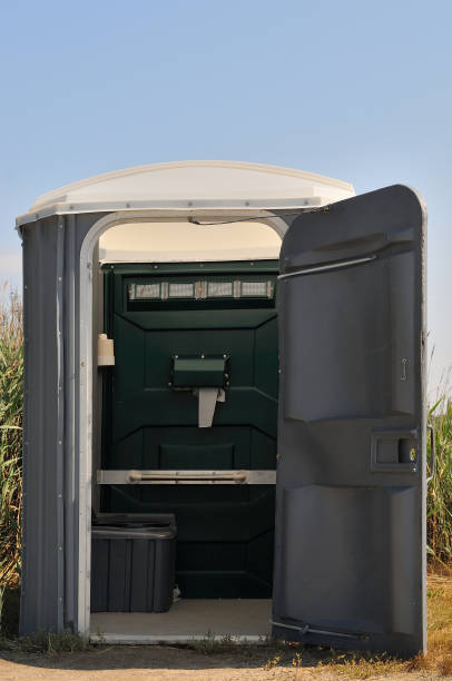 Best Portable restroom trailer rental  in Reno, TX